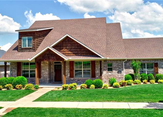 Property at 3096 E History St, Fayetteville, AR 72701, 4 beds, 4 baths