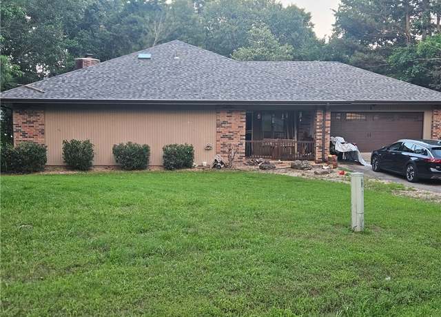 Property at 9 Forfar Ln, Bella Vista, AR 72715, 3 beds, 2 baths