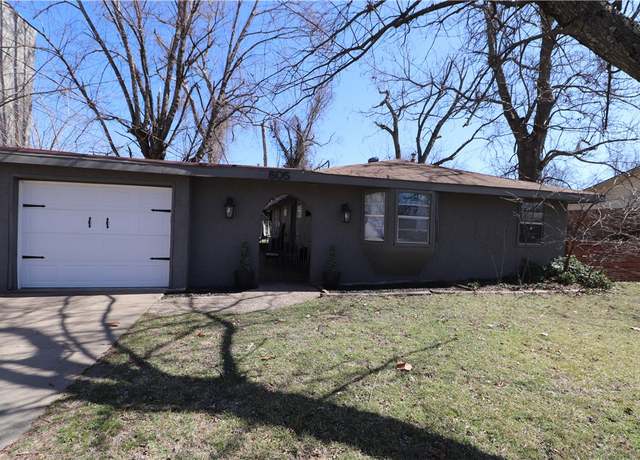 Property at 825 SE H St, Bentonville, AR 72712, 3 beds, 1.5 baths