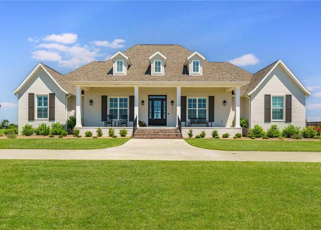 Property at 6644 NW Rivercrest Rd, Fayetteville, AR 72701, 4 beds, 4.5 baths