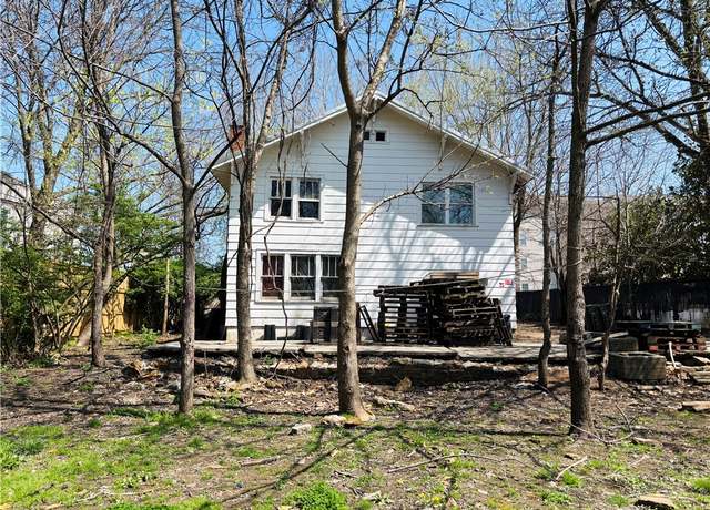 Property at 887 S Lt Col Leroy Pond Ave, Fayetteville, AR 72701, 4 beds, 4 baths