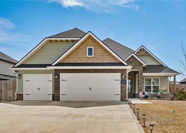 Property at 1241 Silver Maple St, Centerton, AR 72719, 4 beds, 3.5 baths