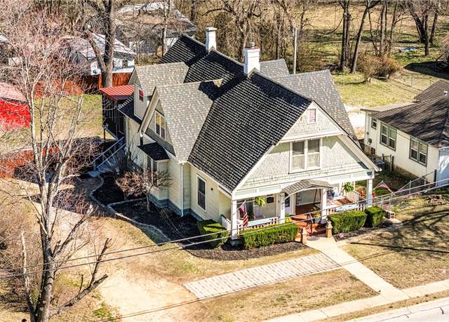 Property at 707 S Pine St, Harrison, AR 72601, 5 beds, 3.5 baths