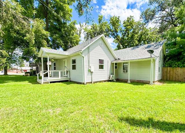 Property at 205 5th St, Pineville, MO 64856, 4 beds, 2 baths
