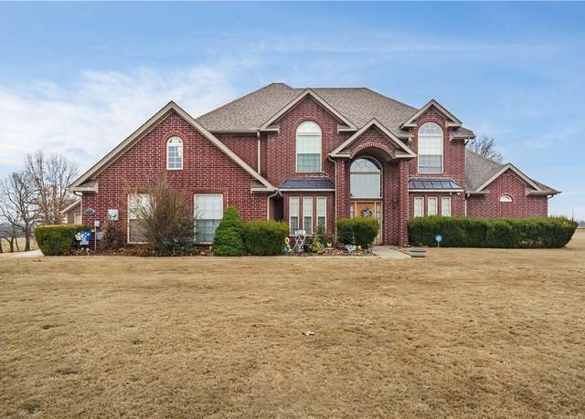 Property at 527 Candlelight Cir, Springdale, AR 72762, 4 beds, 3.5 baths
