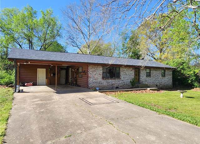 Property at 165 Neal St, Farmington, AR 72730, 3 beds, 1.5 baths