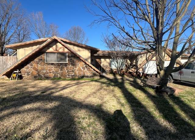 Property at 202 Big Tree Dr, Bentonville, AR 72712, 3 beds, 2 baths