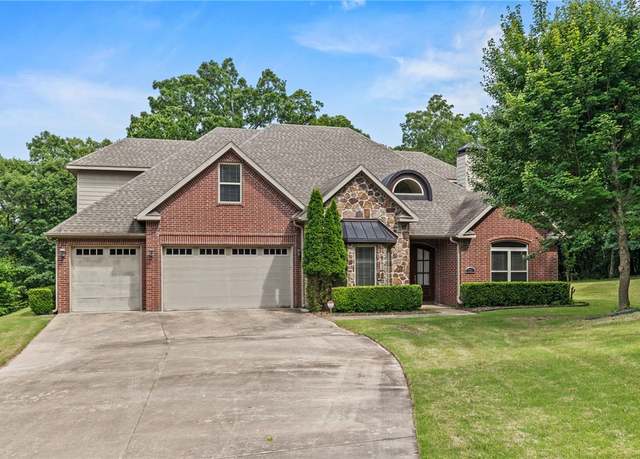 Property at 3321 E Cadberry Ter, Fayetteville, AR 72701, 4 beds, 4.5 baths