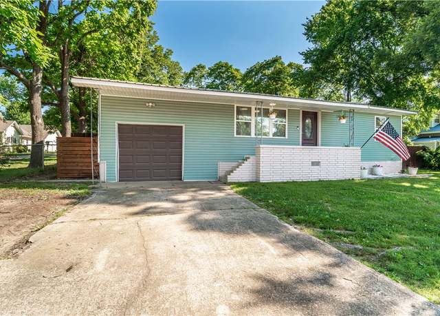 Property at 202 Cedarvale Rd, Berryville, AR 72616, 2 beds, 1 bath