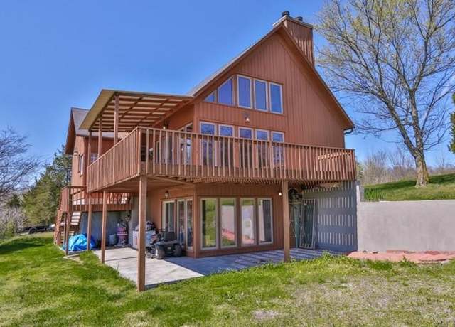 Property at 15201 Meadow Ln, Lowell, AR 72745, 3 beds, 3.5 baths
