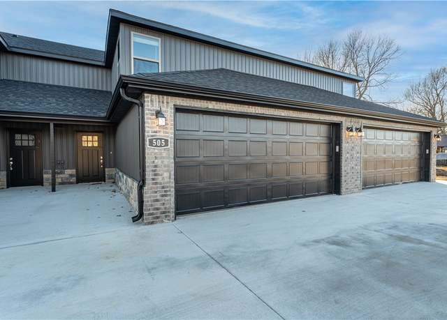 Property at 505 Arkansas St, Gentry, AR 72734, 3 beds, 2.5 baths