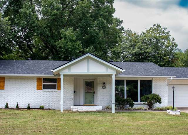 Property at 706 Maria St, Springdale, AR 72762, 3 beds, 2 baths