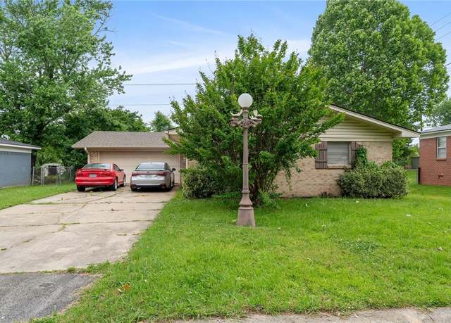 Property at 6700 S 6th St, Fort Smith, AR 72908, 3 beds, 1.5 baths