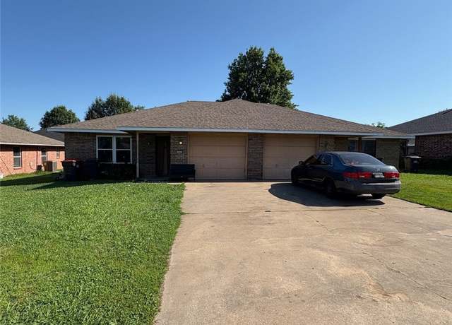 Property at 3242 Stagecoach Ave, Springdale, AR 72764, 4 beds, 4 baths