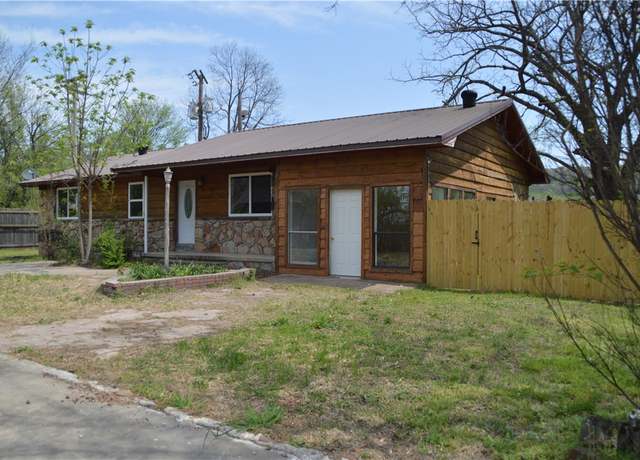 Property at 203 Range St, Marshall, AR 72650, 3 beds, 1.5 baths