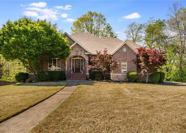 Property at 3595 Bellshire Dr, Fayetteville, AR 72703, 4 beds, 3.5 baths