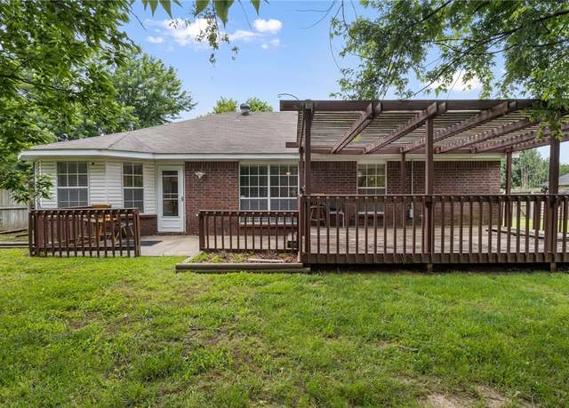 Property at 522 Del Cir, Lowell, AR 72745, 3 beds, 2 baths