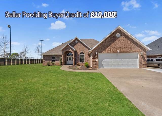Property at 311 S Sundown Dr, Farmington, AR 72730, 4 beds, 2.5 baths