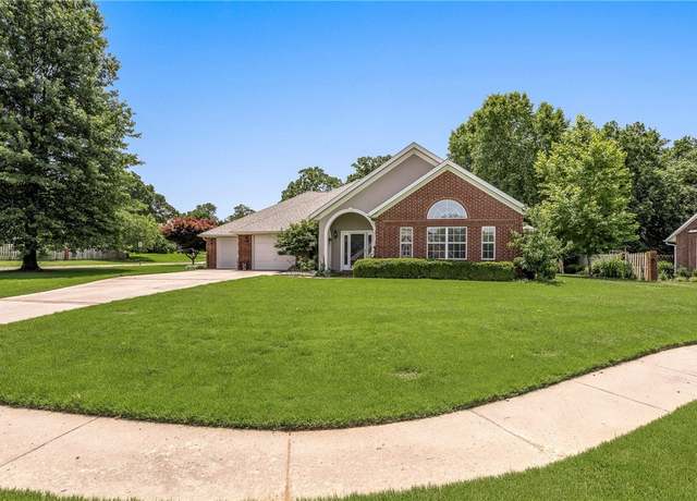 Property at 4555 W Sandingham St, Fayetteville, AR 72704, 3 beds, 2 baths