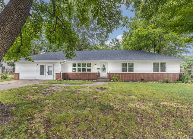 Property at 301 Michael St, Springdale, AR 72764, 4 beds, 2.5 baths