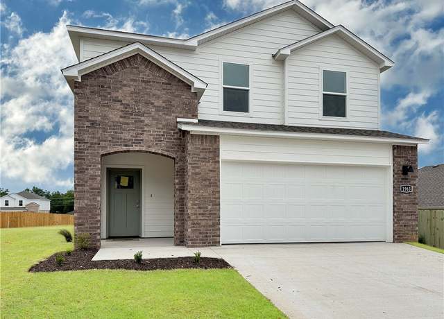 Property at 1963 Larkspur St, Springdale, AR 72762, 4 beds, 2.5 baths