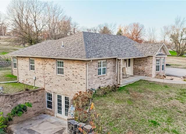 Property at 107 N Spring, Cassville, MO 65625, 3 beds, 3 baths
