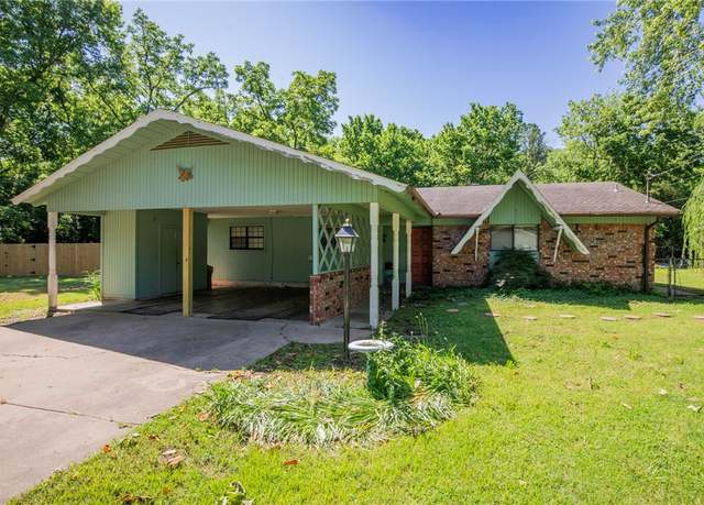Property at 1125 E Elm St, Fayetteville, AR 72703, 3 beds, 2 baths