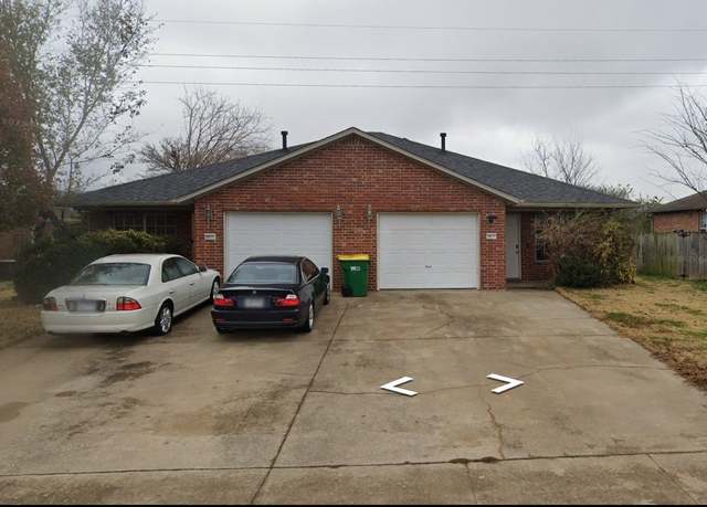 Property at 2827 Carondolet St, Springdale, AR 72764, 2 beds, 2 baths