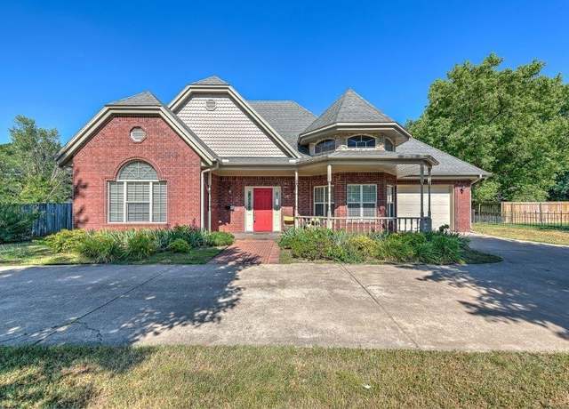 Property at 306 NW A St, Bentonville, AR 72712, 2 beds, 2 baths