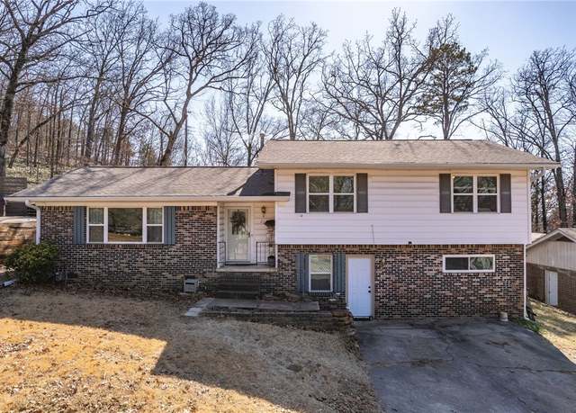 Property at 20 Mockingbird Ln, Fort Smith, AR 72901, 3 beds, 2 baths