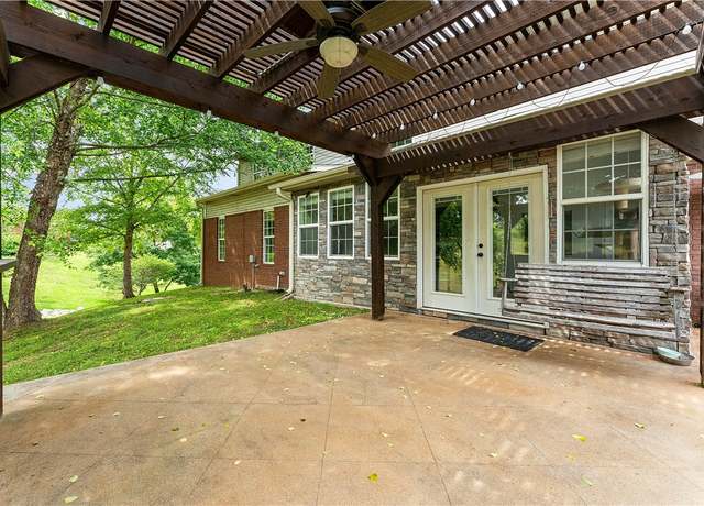 Property at 704 Weston Cir, Cave Springs, AR 72718, 3 beds, 3 baths