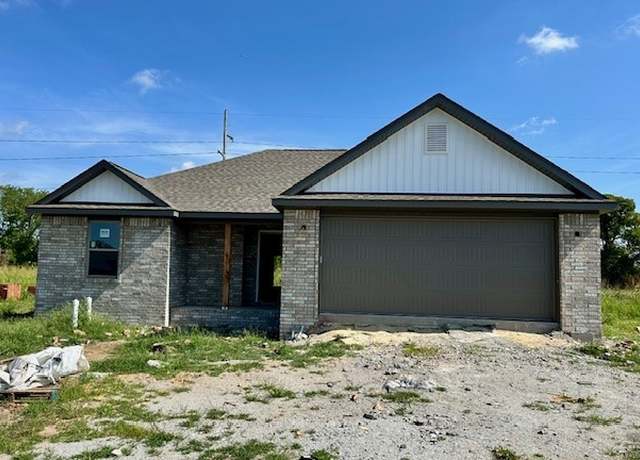 Property at 1119 Center Court Cir, Grove, OK 74344, 3 beds, 2 baths