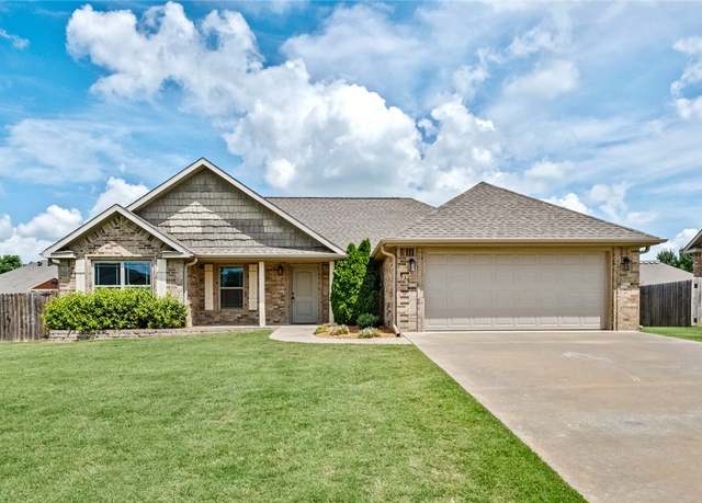 Property at 816 Custer St, Prairie Grove, AR 72753, 3 beds, 2 baths