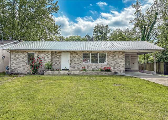 Property at 403 N Arch Ave, Green Forest, AR 72638, 4 beds, 2 baths