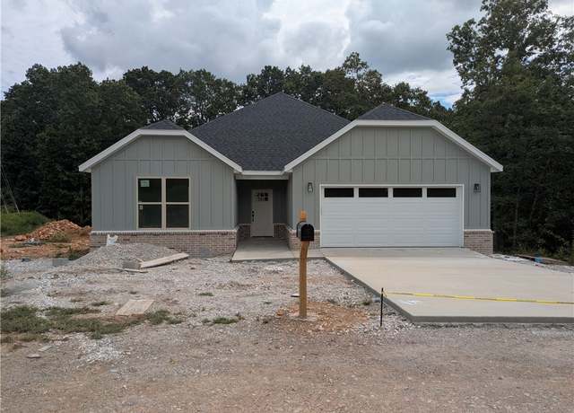 Property at 1 Pagham Ln, Bella Vista, AR 72714, 3 beds, 2 baths