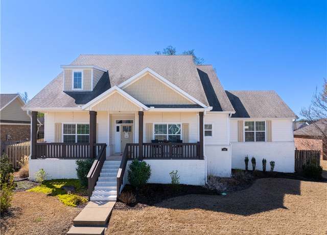 Property at 3081 E History St, Fayetteville, AR 72701, 4 beds, 4 baths