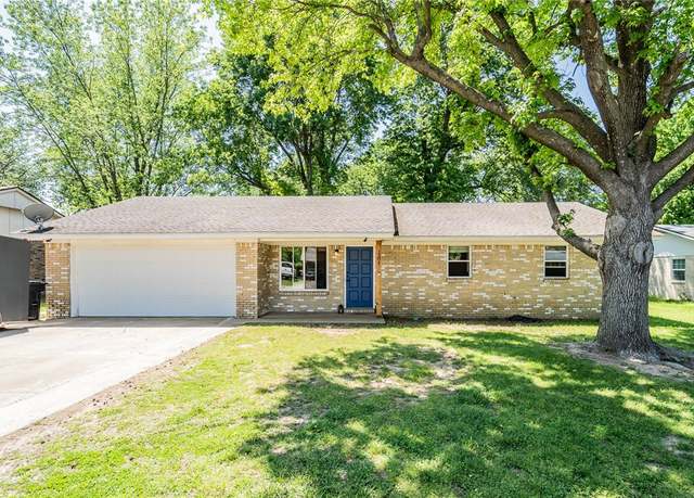 Property at 1304 Daline St, Springdale, AR 72762, 3 beds, 2 baths