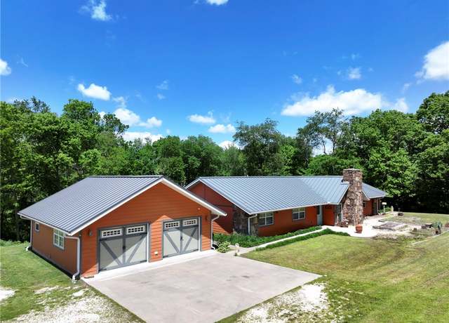 Property at 22024 Brooks Rd, Siloam Springs, AR 72761, 4 beds, 2 baths