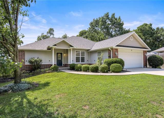 Property at 19 Loftus Dr, Bella Vista, AR 72714, 3 beds, 2 baths