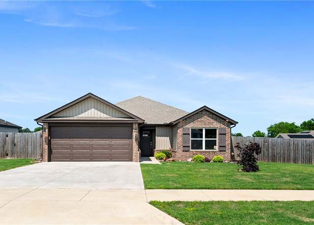 Property at 443 N Mojave St, Farmington, AR 72730, 3 beds, 2 baths