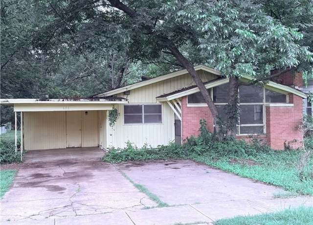 Property at 606 Glenwood Ave, Russellville, AR 72801, 3 beds, 1 bath