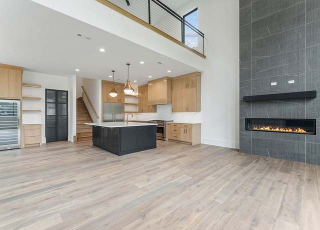 Property at 903 NE 2nd St, Bentonville, AR 72712, 6 beds, 4.5 baths