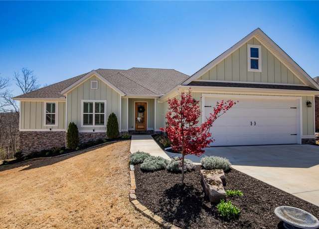 Property at 24 Sidlaw Hills Dr, Bella Vista, AR 72715, 3 beds, 2 baths