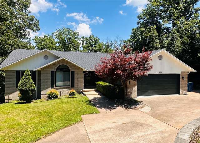 Property at 2606 Linebarger Ln, Bentonville, AR 72712, 6 beds, 4.5 baths