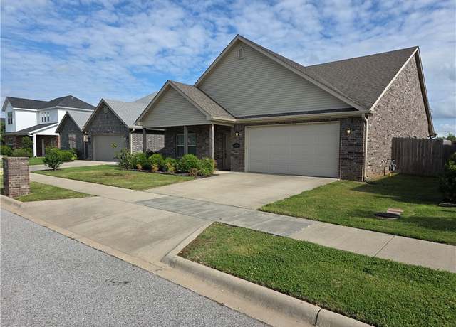Property at 6159 W Limerick Way, Fayetteville, AR, 4 beds, 2 baths