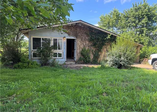 Property at 467 Carr Ct, Harrison, AR 72601, 3 beds, 1.5 baths