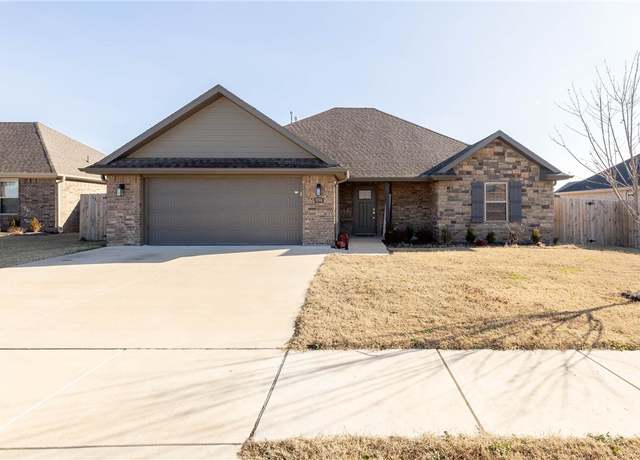 Property at 994 Maple View St, Tontitown, AR 72762, 3 beds, 2 baths