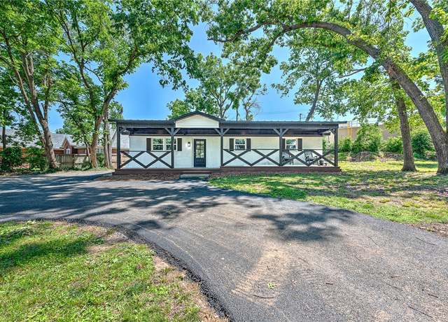 Property at 312 NW J St, Bentonville, AR 72712, 3 beds, 2 baths