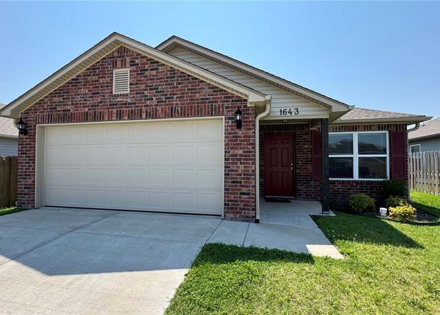 Property at 1643 S Towhee Ln, Fayetteville, AR 72701, 3 beds, 2 baths