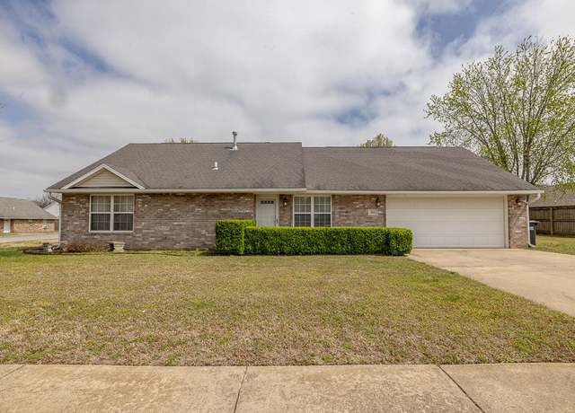 Property at 285 Joy Carol Loop, Springdale, AR 72764, 3 beds, 2 baths
